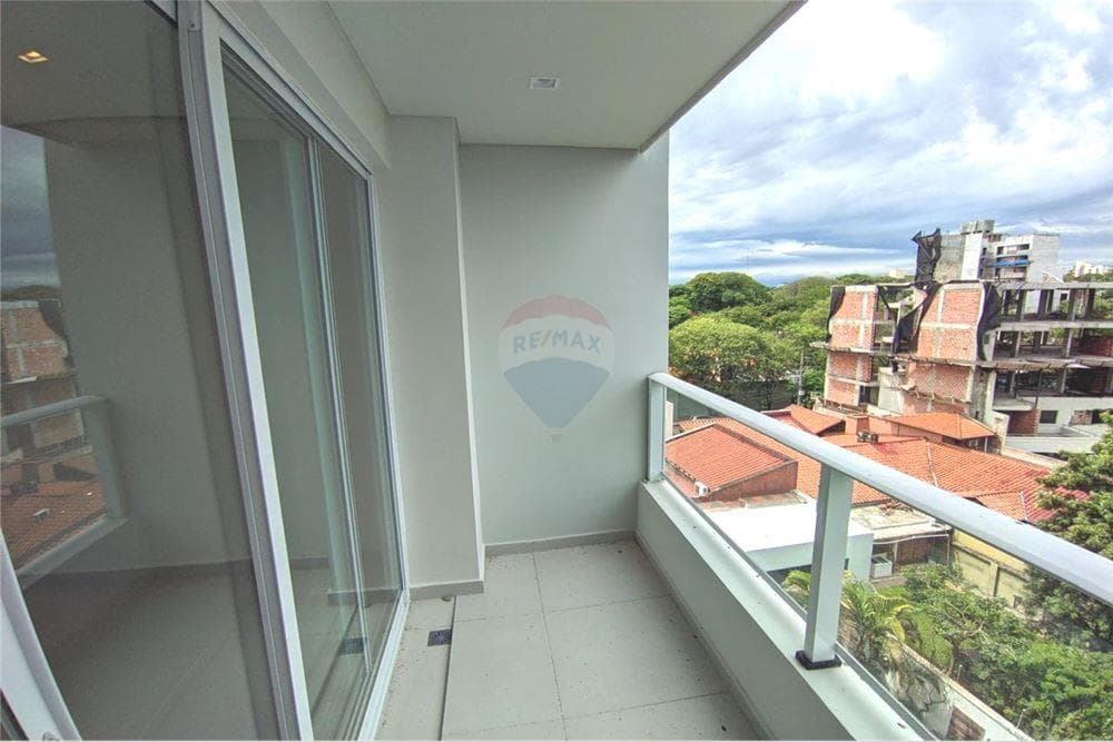 Dpto. Un dormitorio cochera a estrenar — foto 5