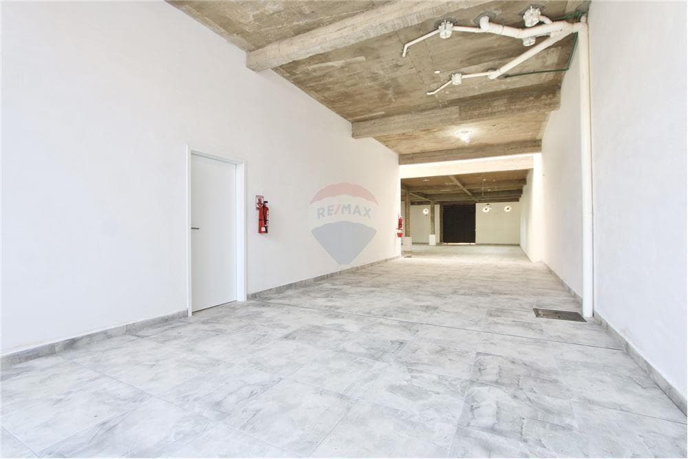 Tinglado con Oficinas en Alquiler — foto 3