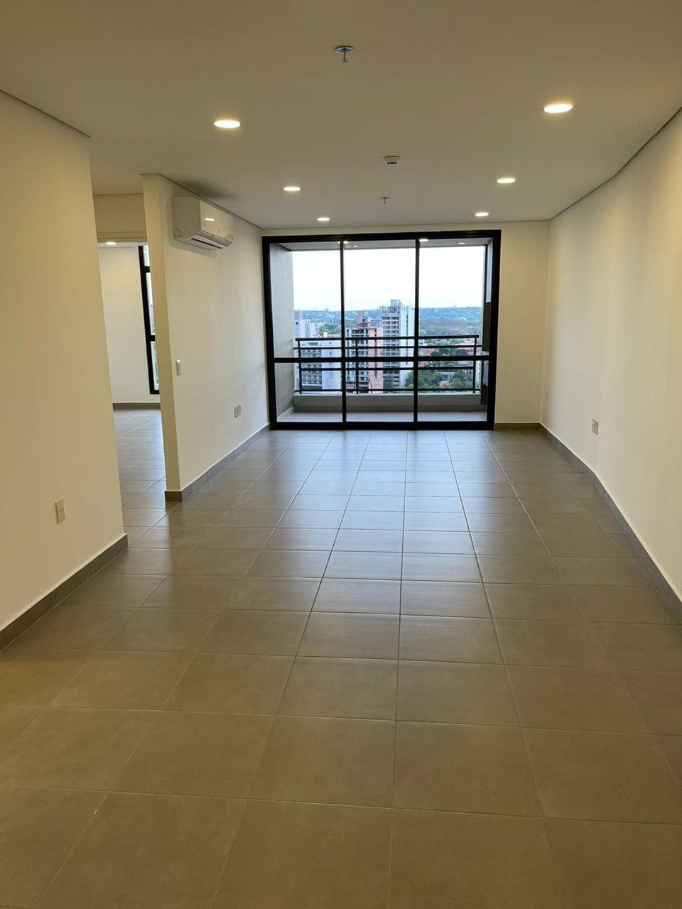 Amplio Dpto De 2 Habit En Suite En Mburucuya — foto 1