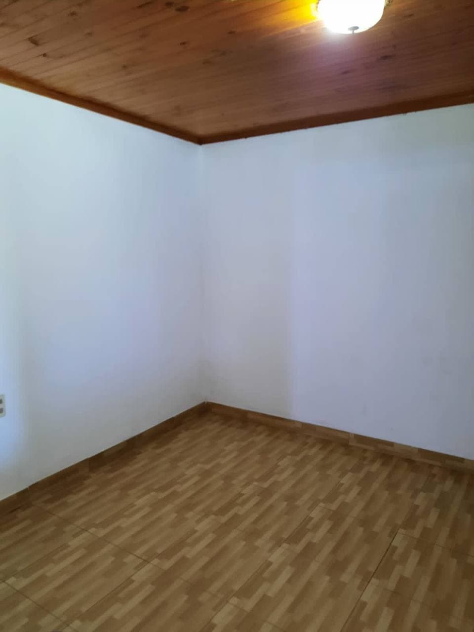 Casa renovada con tres apartamentos y jardín! — foto 3