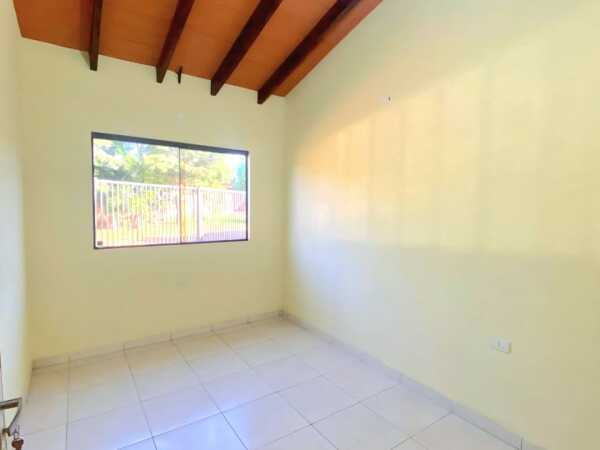 Casa tipo chalet en Villa Elisa z/ 3 bocas, foto 3
