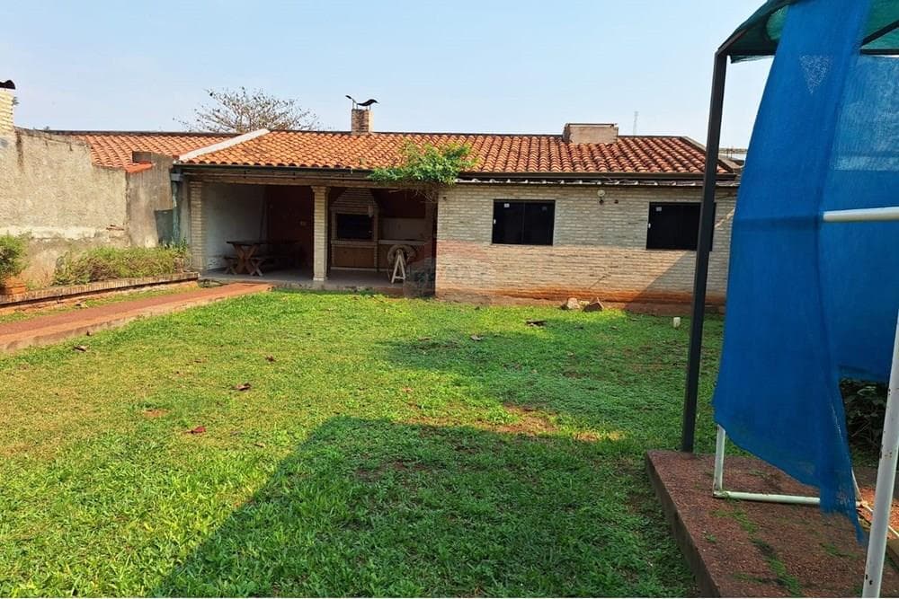 Casa de dos pisos en Luque- campo grande, foto 3