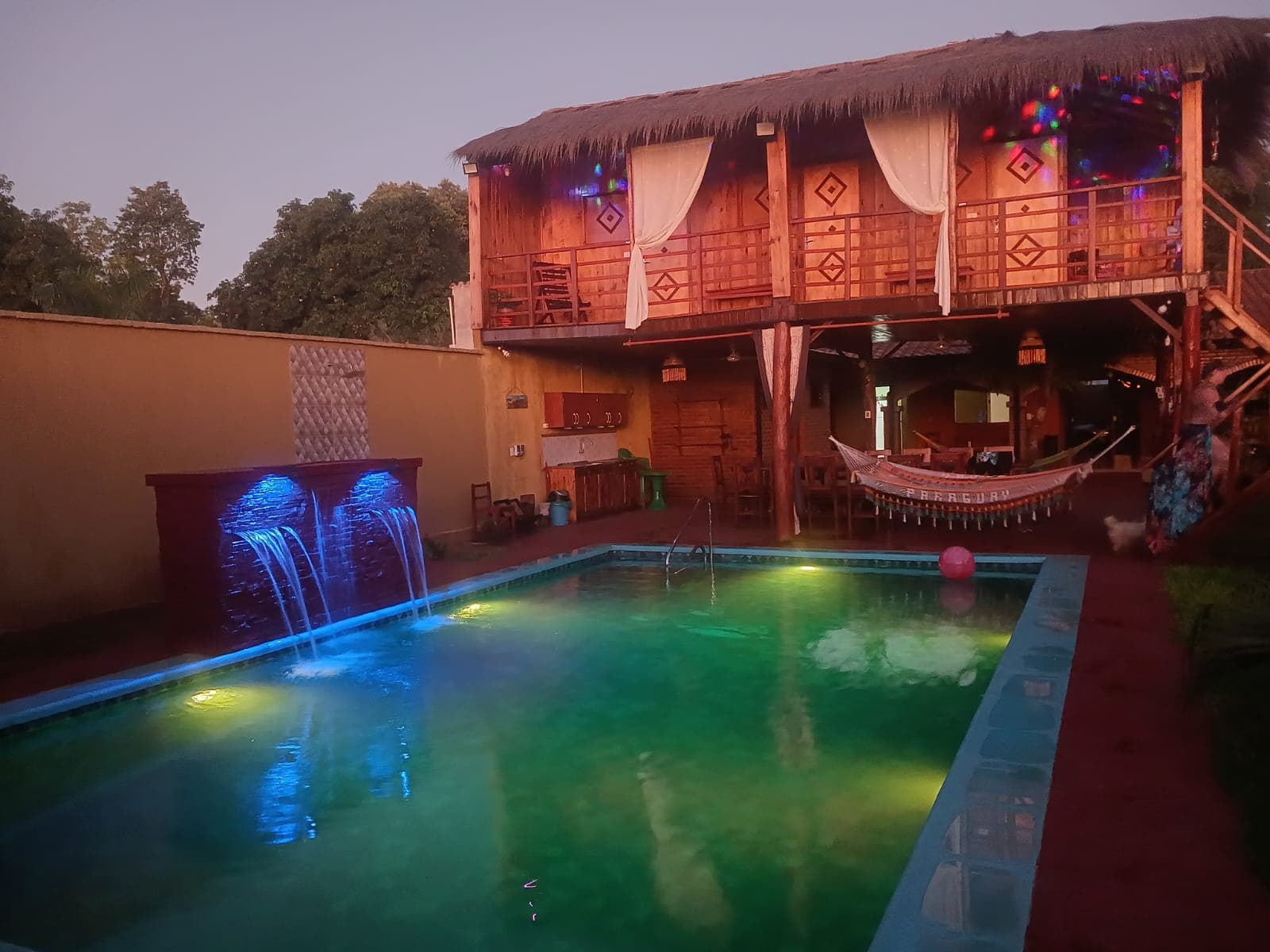 Casa amoblada con piscina zona h.nac. Itaugua, foto 1