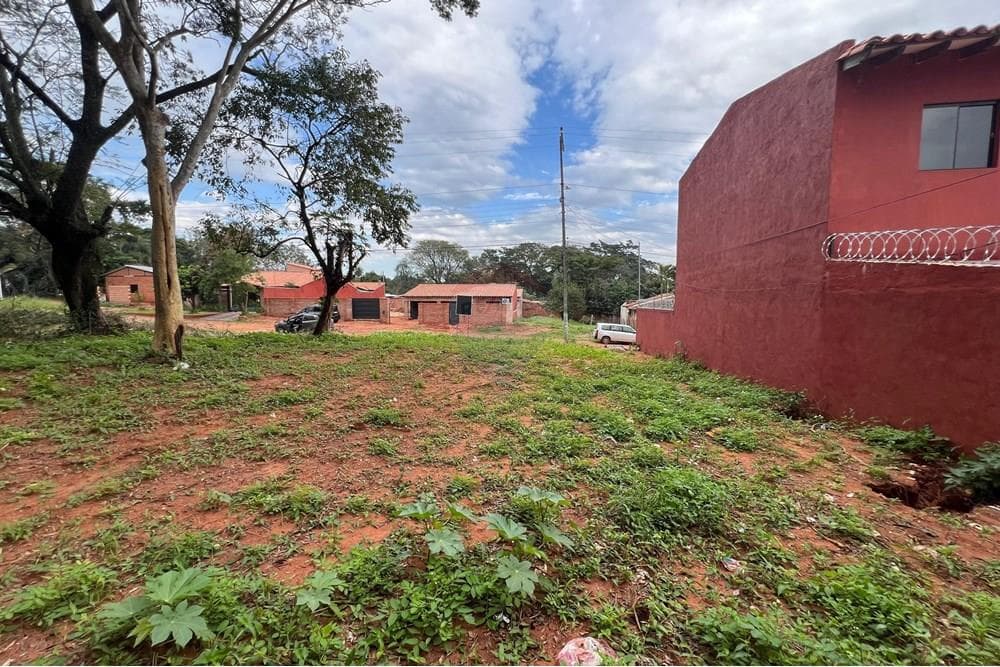 VENDOTerreno en Ñemby de 1.040m2, ideal para inversion