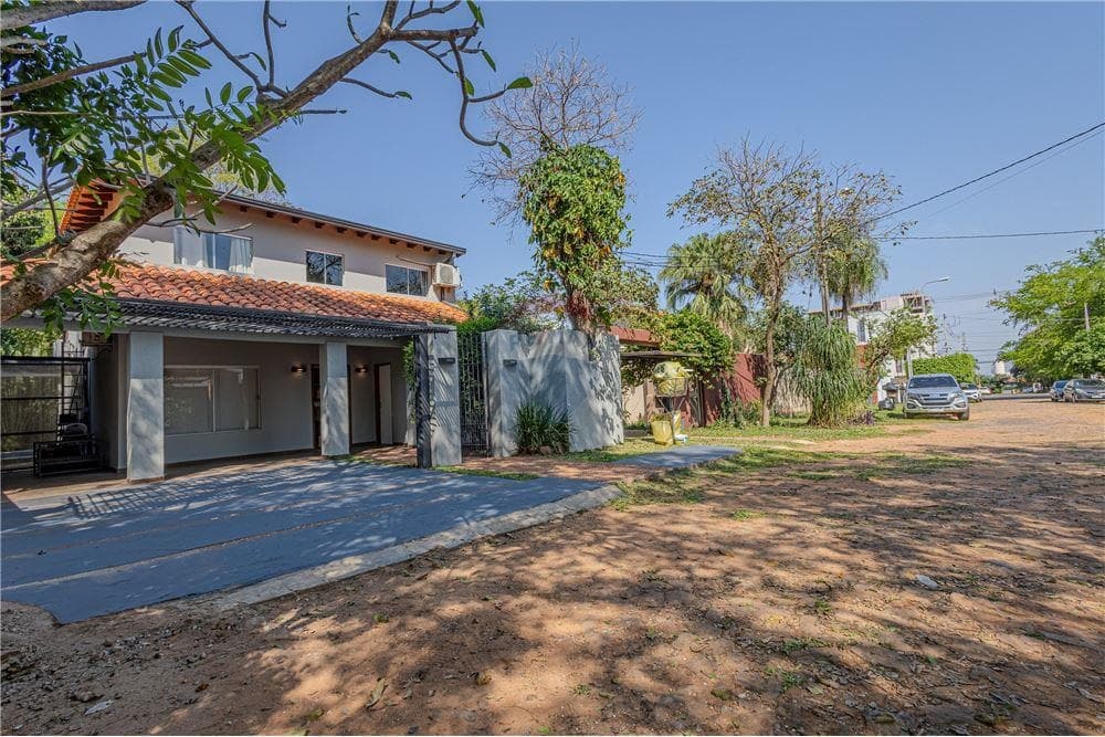 En venta hermosa casa en zona conmebol .- Luque, foto 4