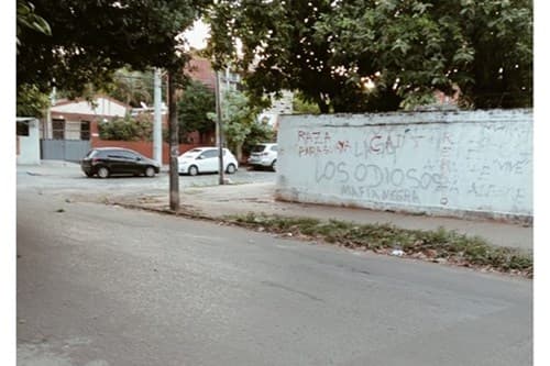 Esquina Estratégica en Barrio Pettirossi