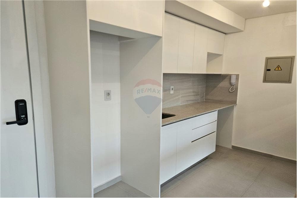 Inversión en Las Mercedes! A estrenar 1 hab + coch, foto 2