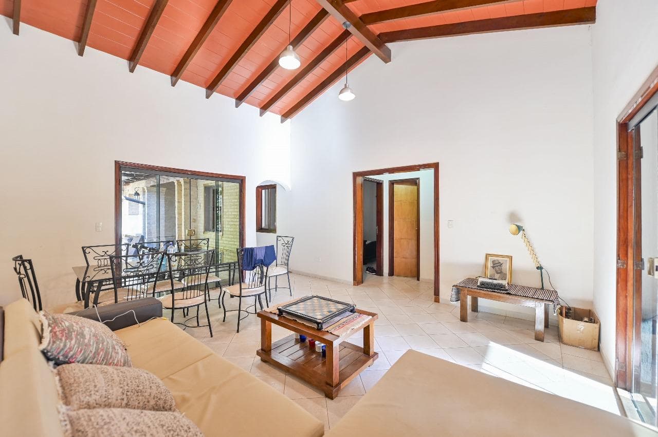 Casa con piscina en Ñemby, foto 2