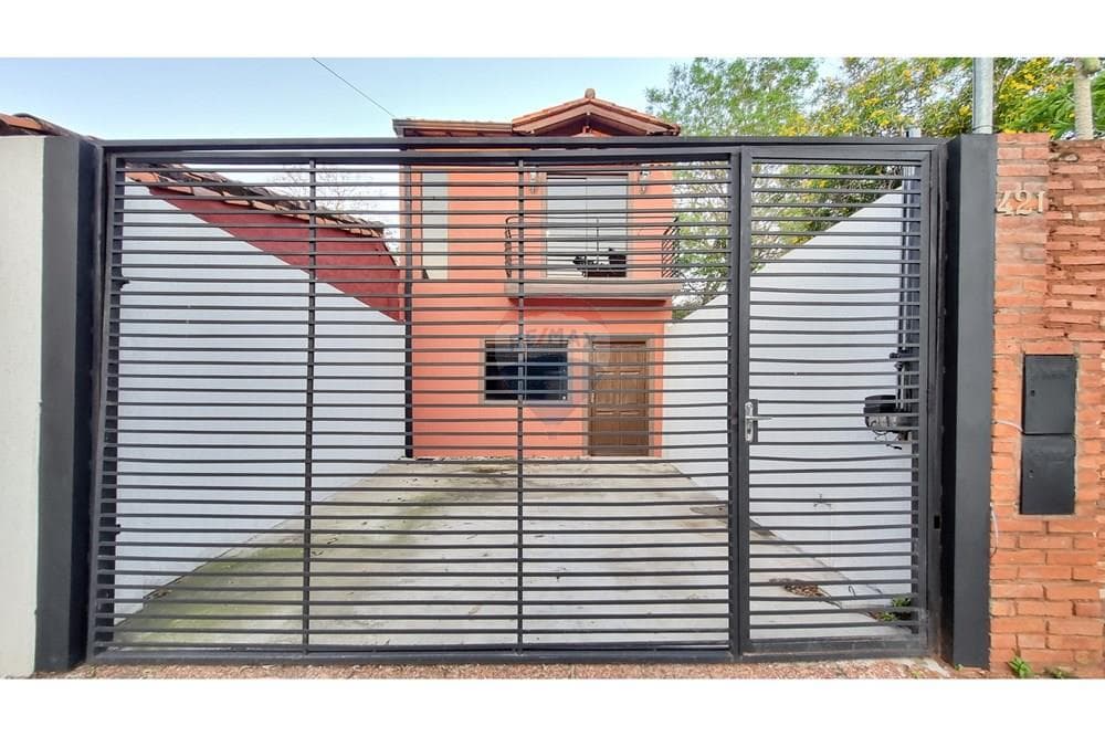 Dúplex de 3 Dormitorios en Lambaré