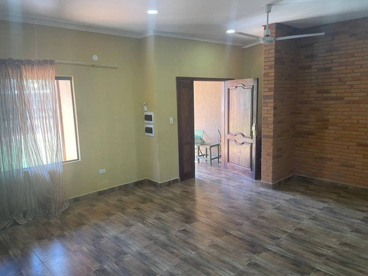 Casa en venta en capiata, foto 2