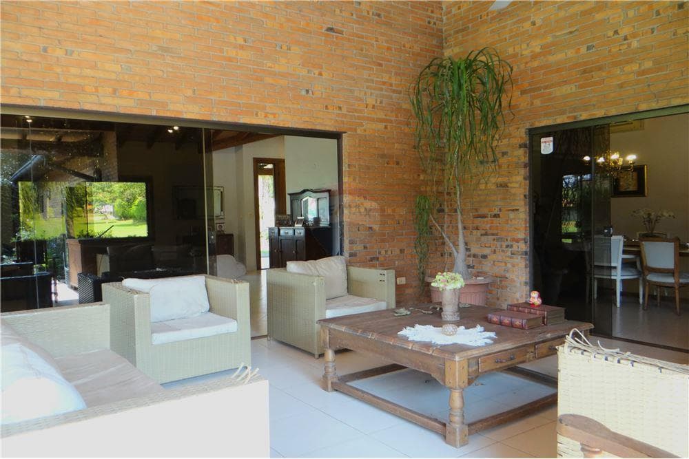 Residencia amplia en quinta brusquetti mra, foto 2