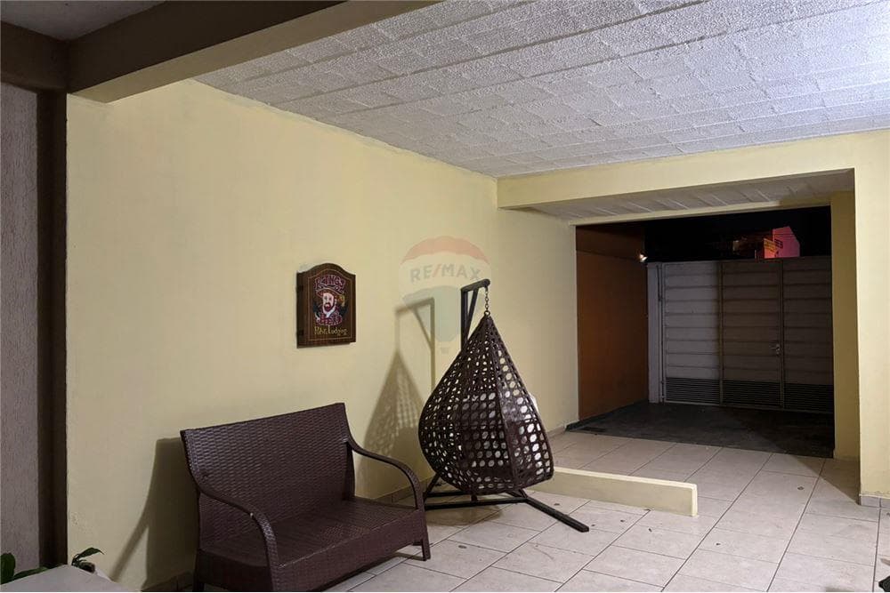Se alquila duplex de 3 dormitorios en 4to. Barrio