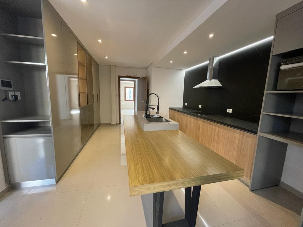 / vendo hermosa casa a estrenar en el b. Mburucuyá c /4 suites, foto 4
