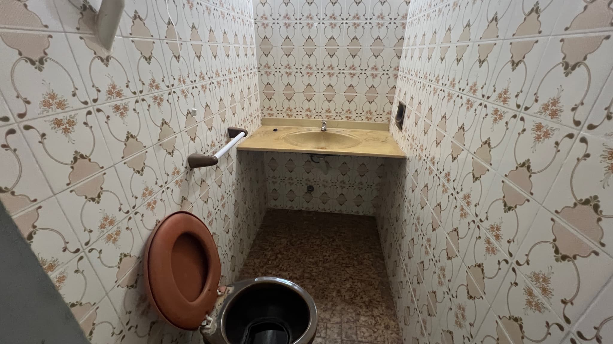 Amplia Casa En Venta En Lambaré – Excelente Ubicación — foto 4