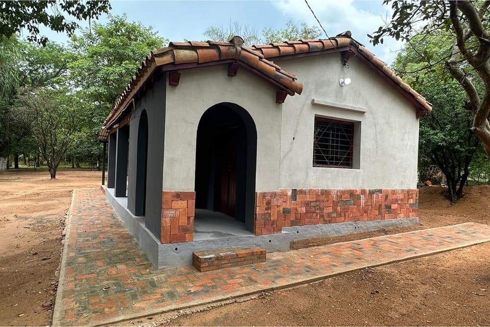 ✨ Gran Oportunidad En Paraguarí: Terreno Amplio Con Casa Incluida, foto 1