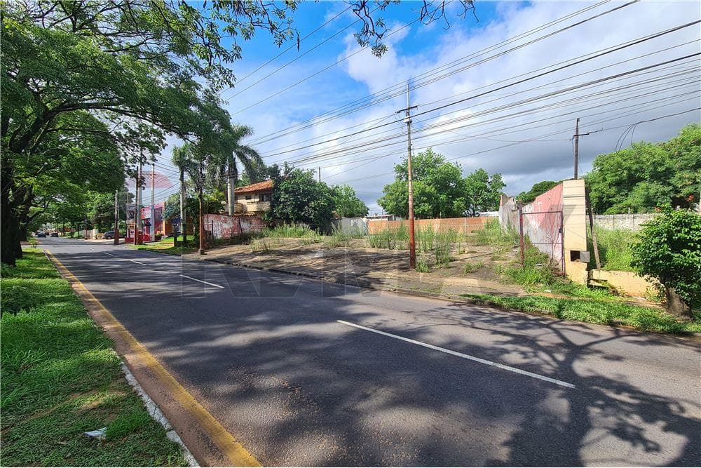 Terreno sobre mariscal lopez frente al campus, foto 1