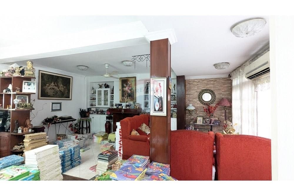 amplia propiedad en Villa Aurelia, foto 4