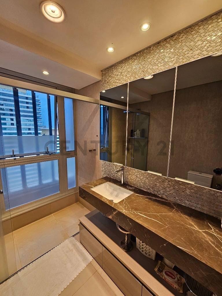 En venta gran departamento de 4 suites y 4 cocheras en edificio miranda, foto 3