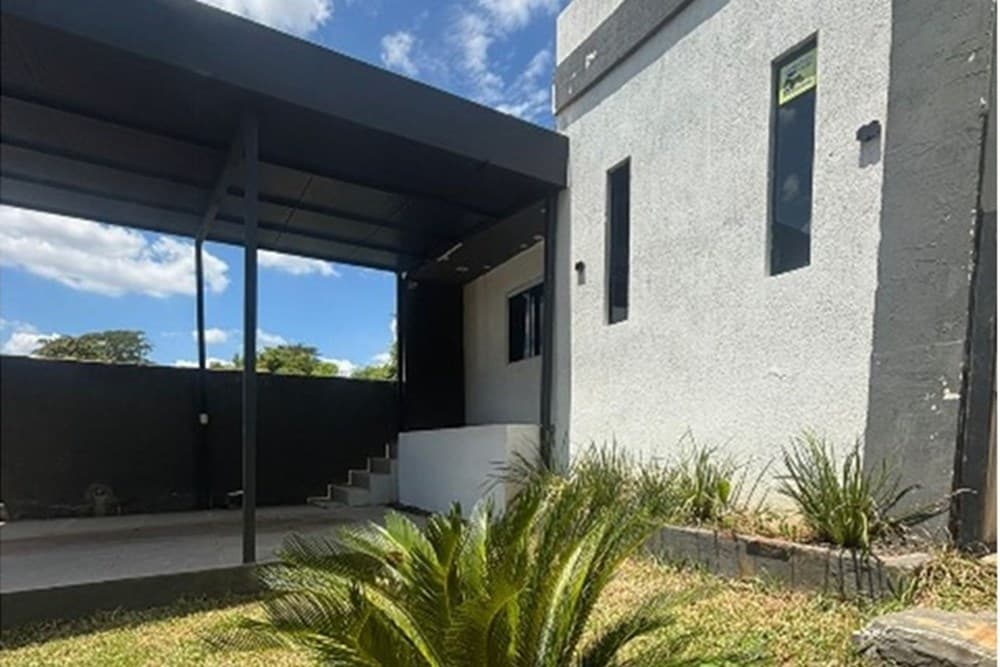 Casa Mariano Roque Alonso Avda Eugenia Garay