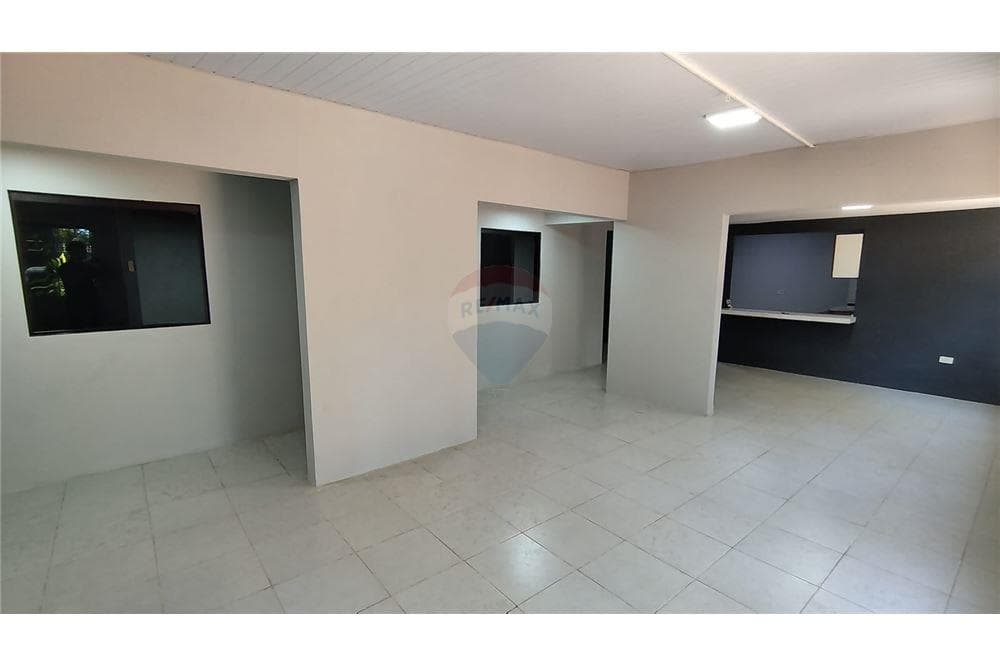 Casa con tres habitaciones en alquiler, foto 2