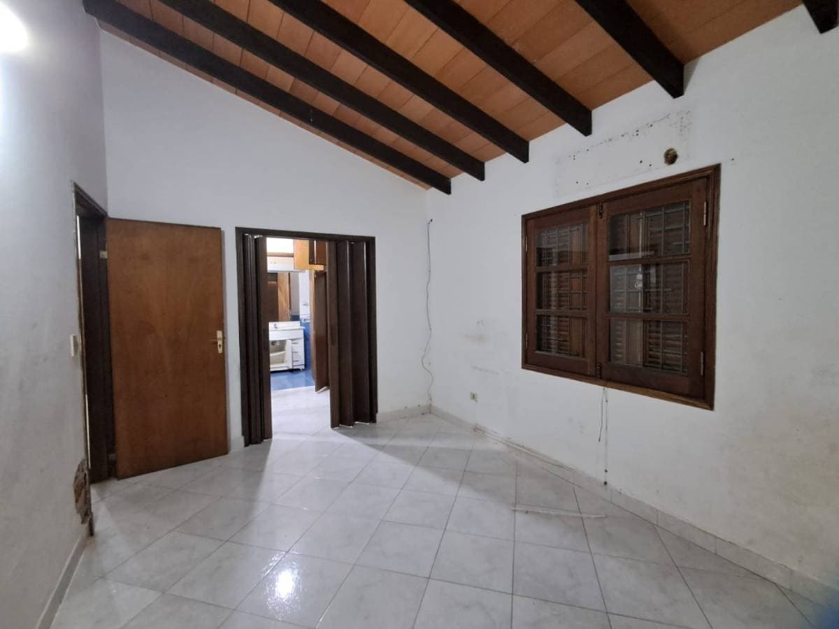 Casa en esquina en venta en planta baja, Fernando de la Mora Norte, foto 5