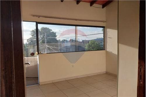 Duplex alquiler - barrio sto. Domingo, lambare — foto 5