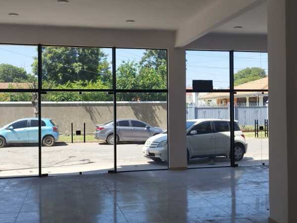 Salon en alquiler en mariano.roque alonso, foto 2