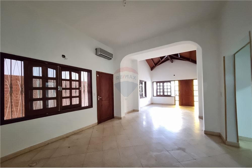 Casa - Alquiler - Paraguay Central San Lorenzo, foto 2