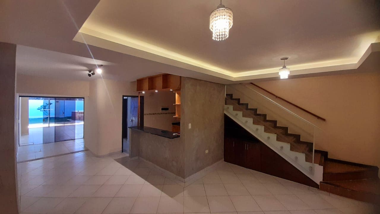 Duplex en lambare barrio cerro cora, foto 4