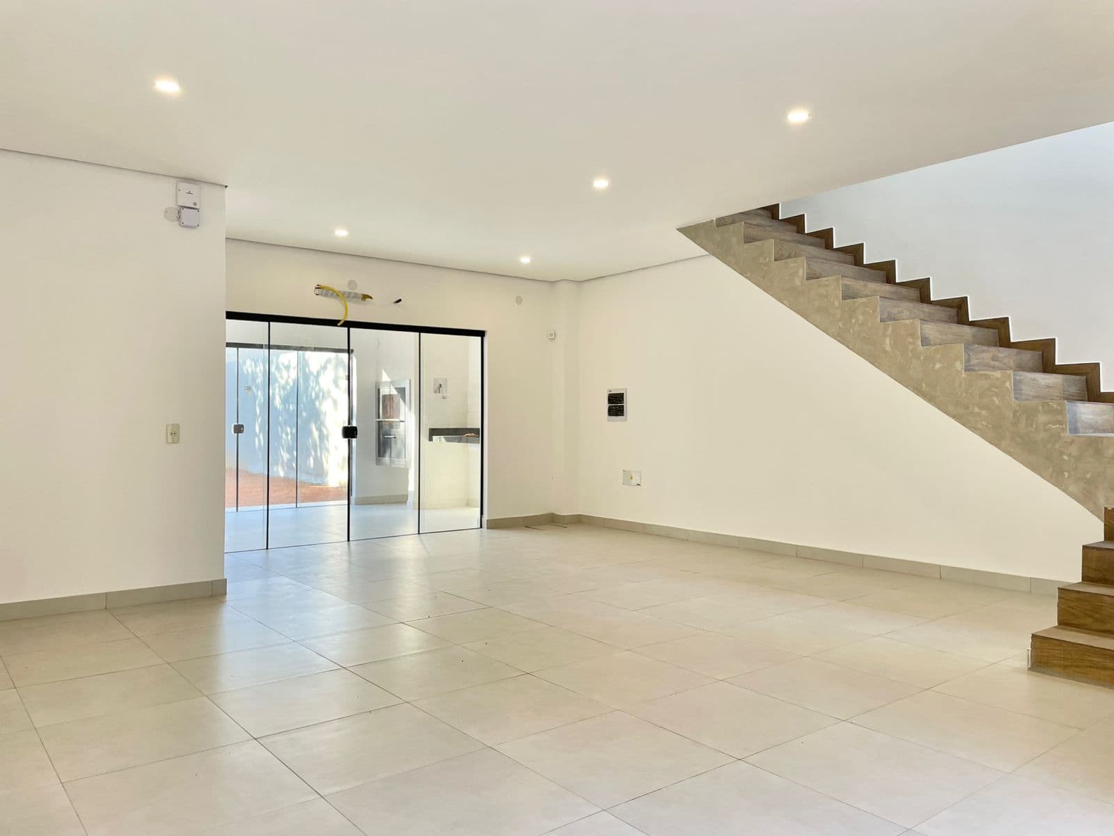Duplex a estrenar altos del golf Lambaré, foto 4