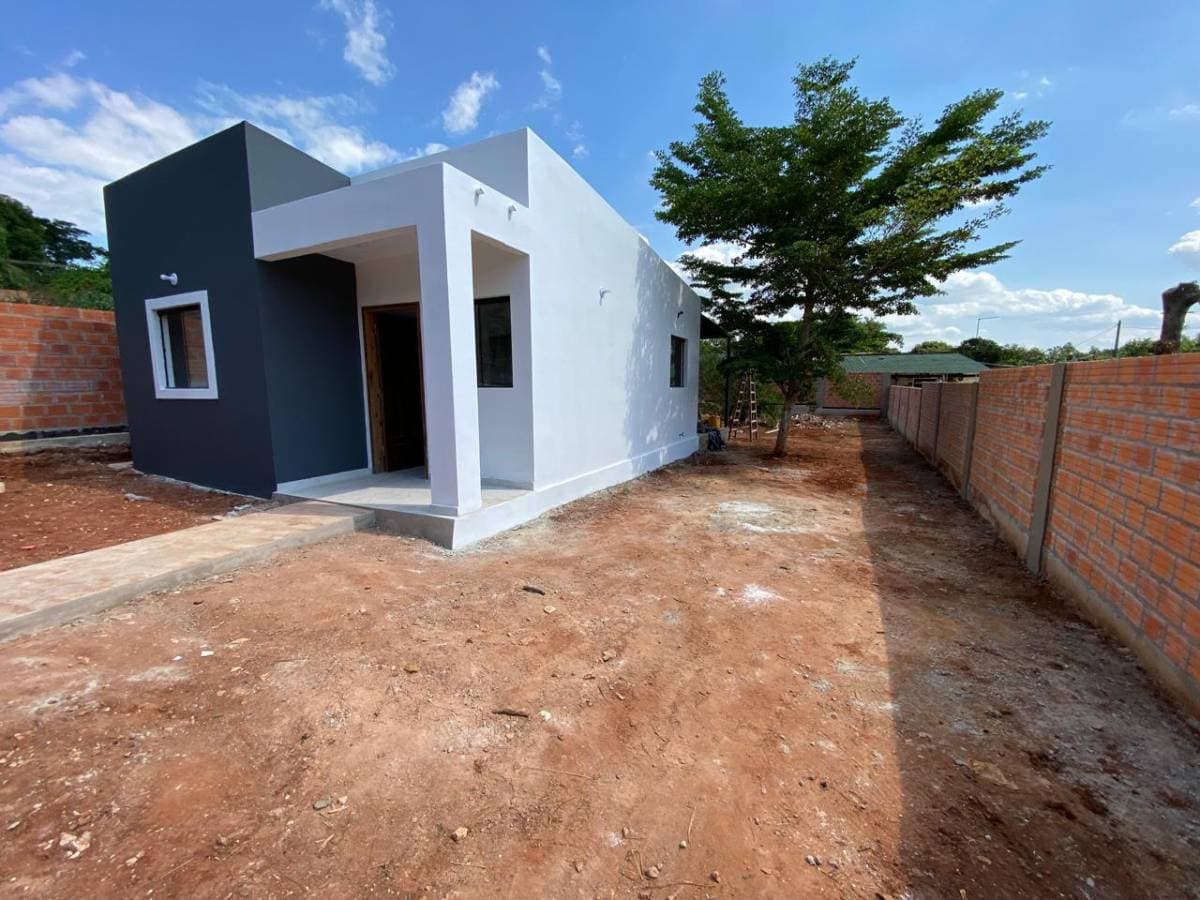 Hermosa Casa a Estrenar en el Centro de Ñemby, foto 2