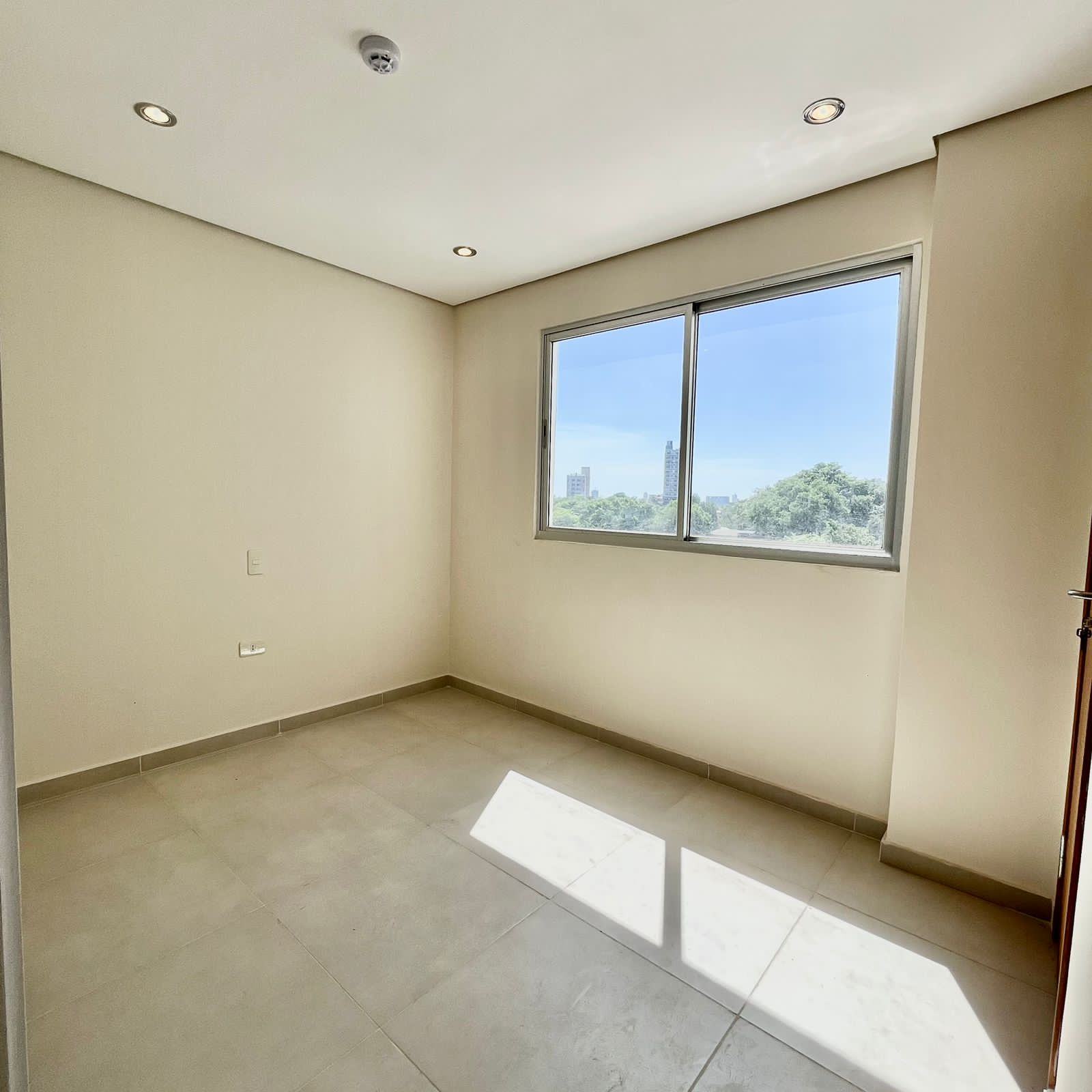 Departamento de 3 dormitorios a estrenar barrio Jara, foto 3