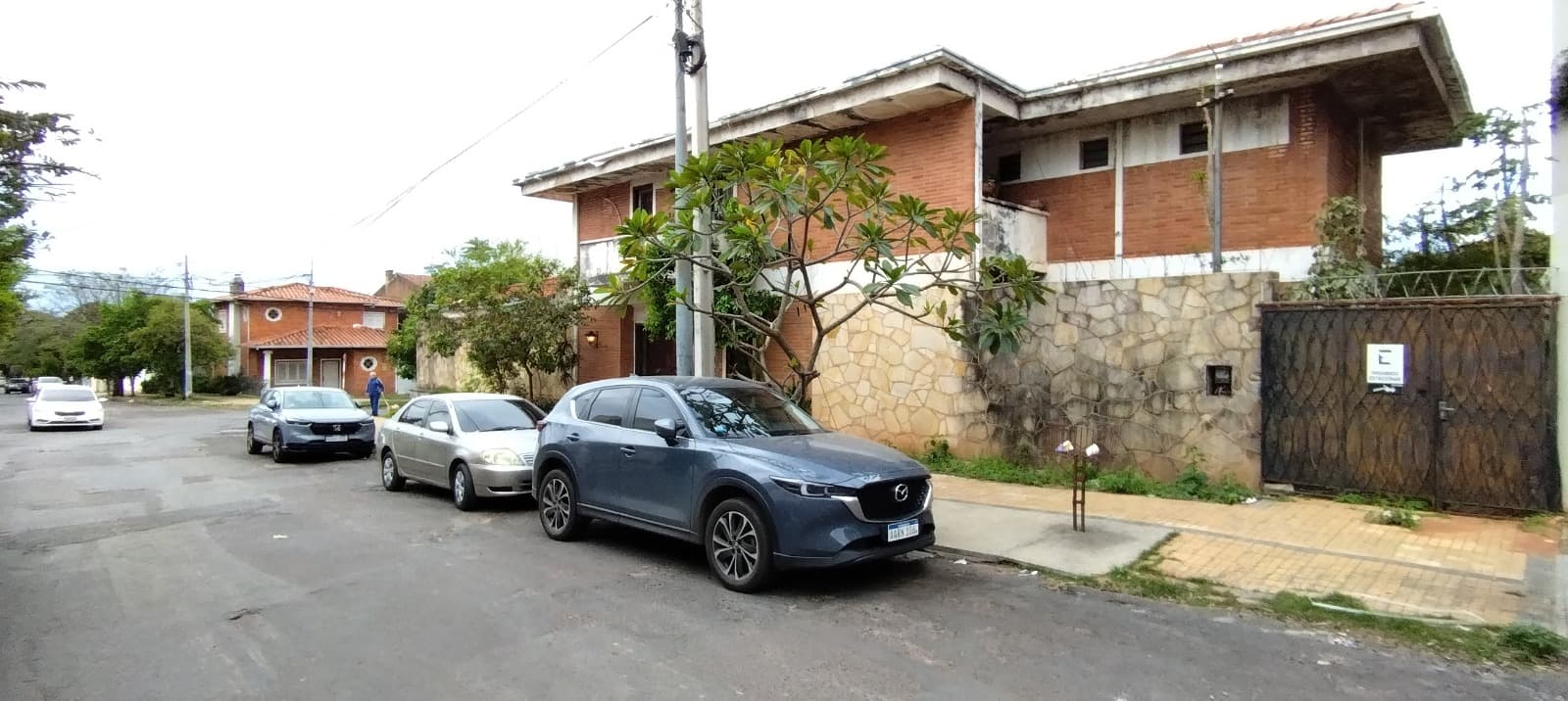 Propiedad en esquina, bº Las Mercedes – 318 m2 sup. Terreno, foto 4