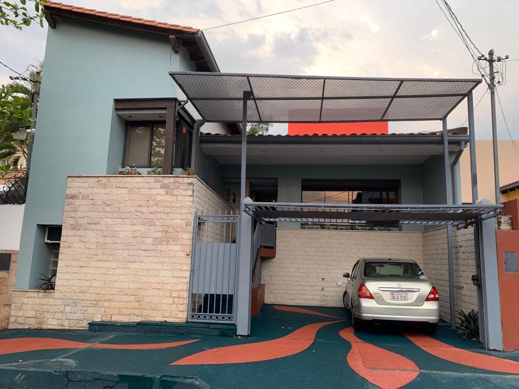Alquilo hermosa y amplia casa a pasos del mercado 4