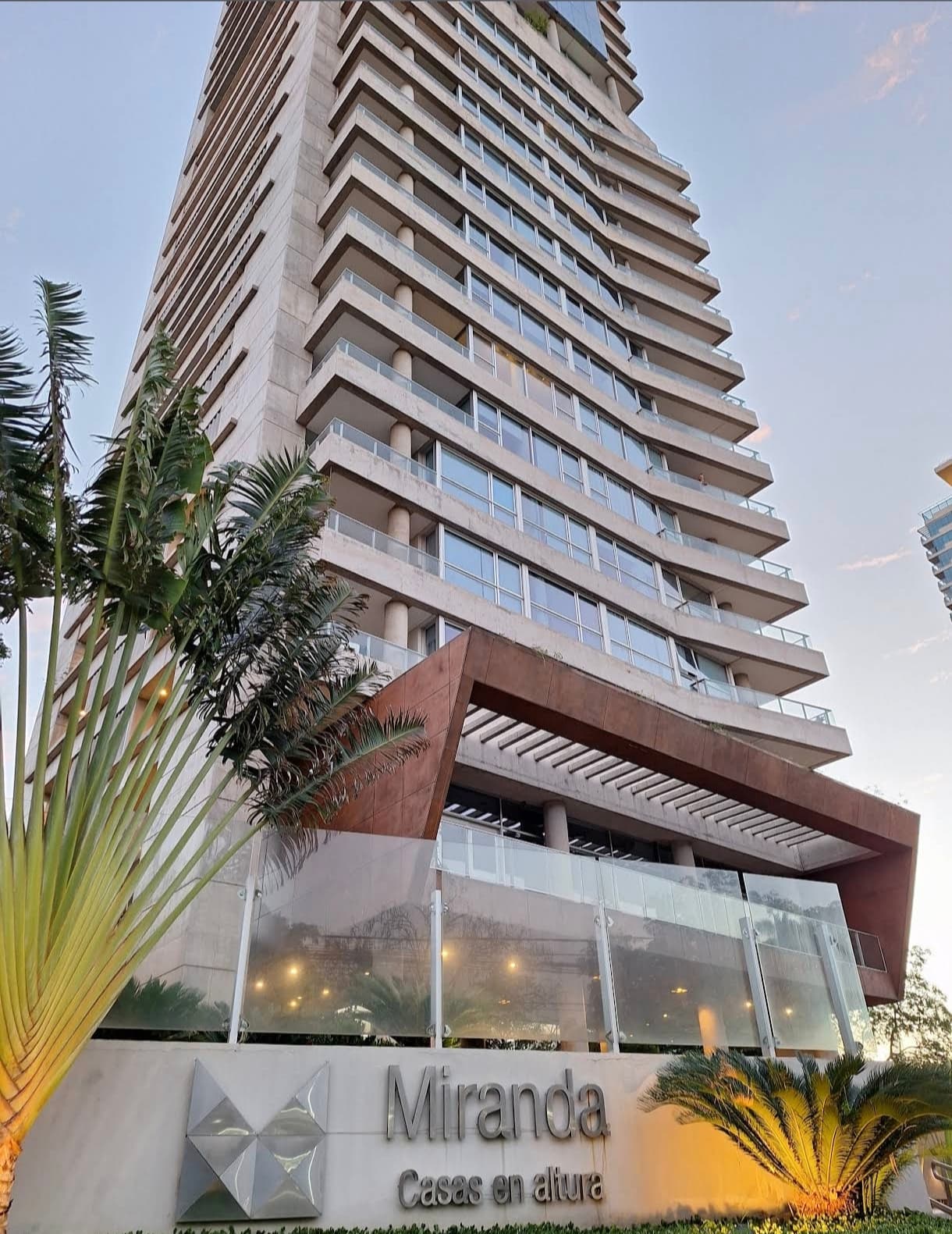 *ALQUILO -Departamento de 3 dormitorios en suite -EDIFICIO MIRANDA — foto 1
