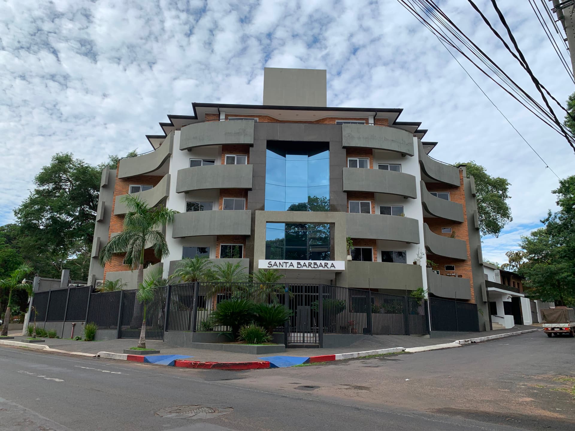 ¡Exclusivo Semipiso en Venta en el Corazón de Villa Morra!
