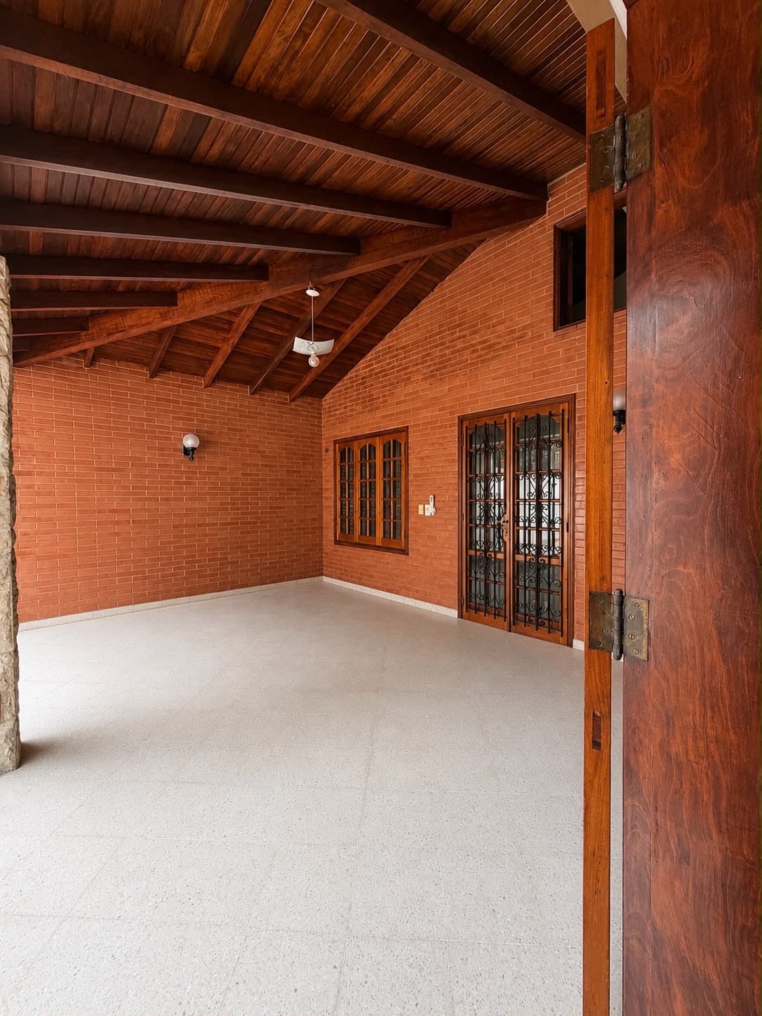 amplia casa en el barrio ycua sati de Asunción, foto 3