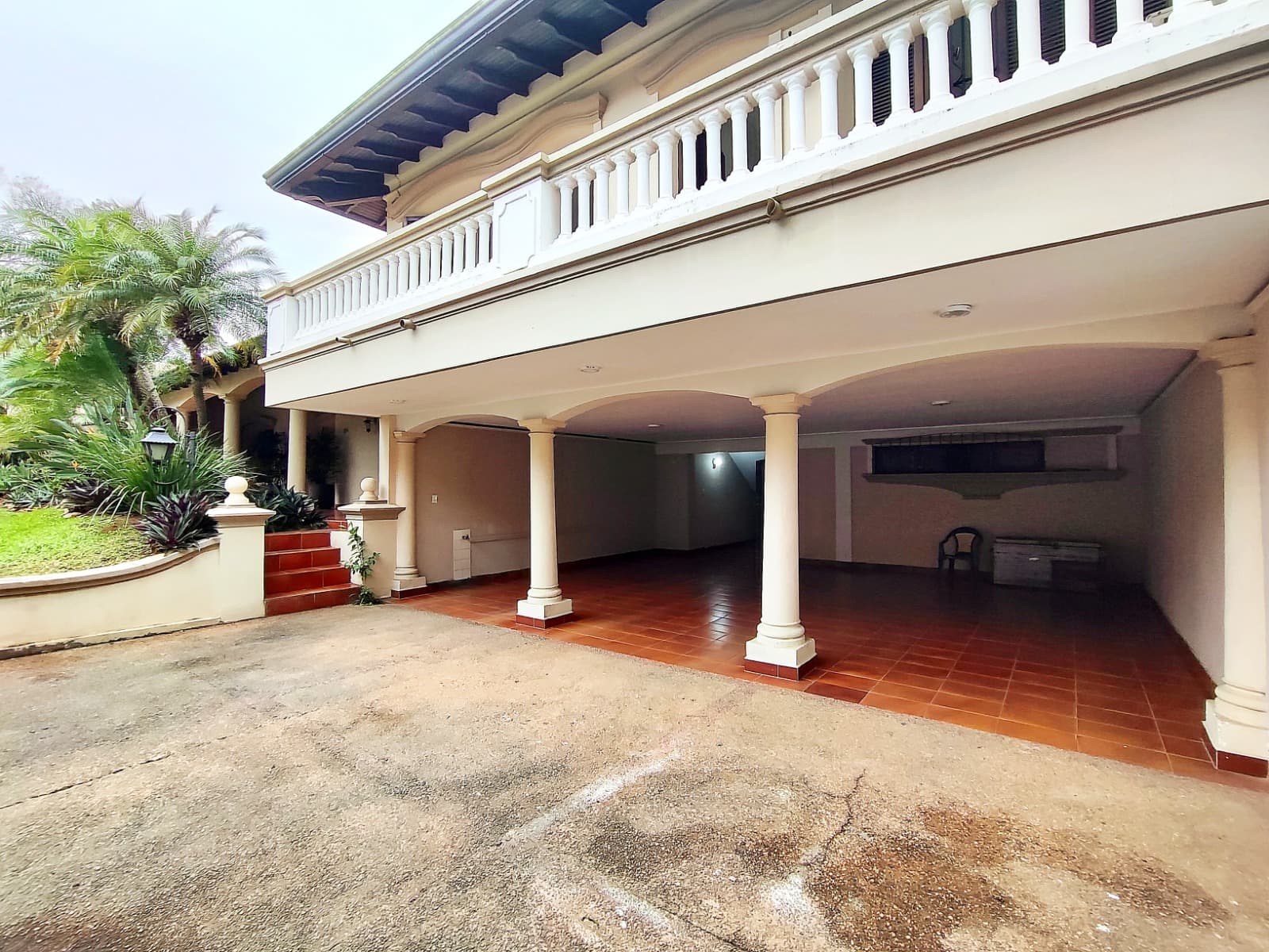 Amplia Residencia en Asunción, Barrio Villa Morra, foto 5
