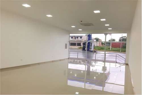 Salon comercial en estacion de servicios Ñemby, foto 3