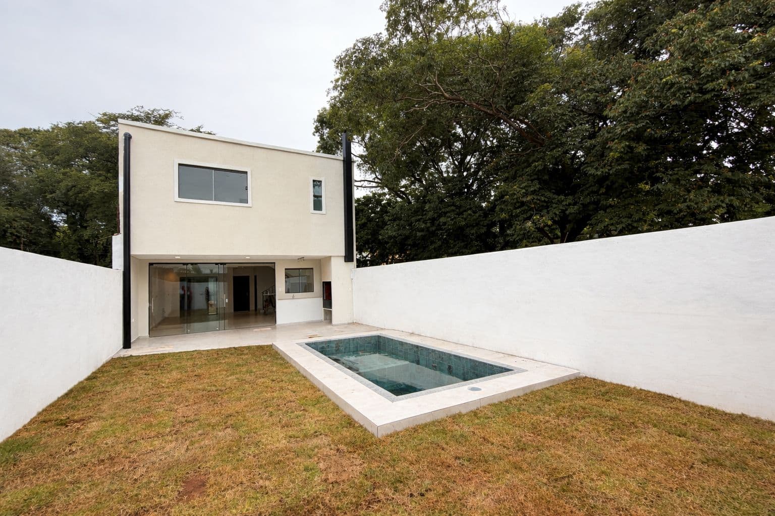 Vendo duplex Lambare zona Yacht
