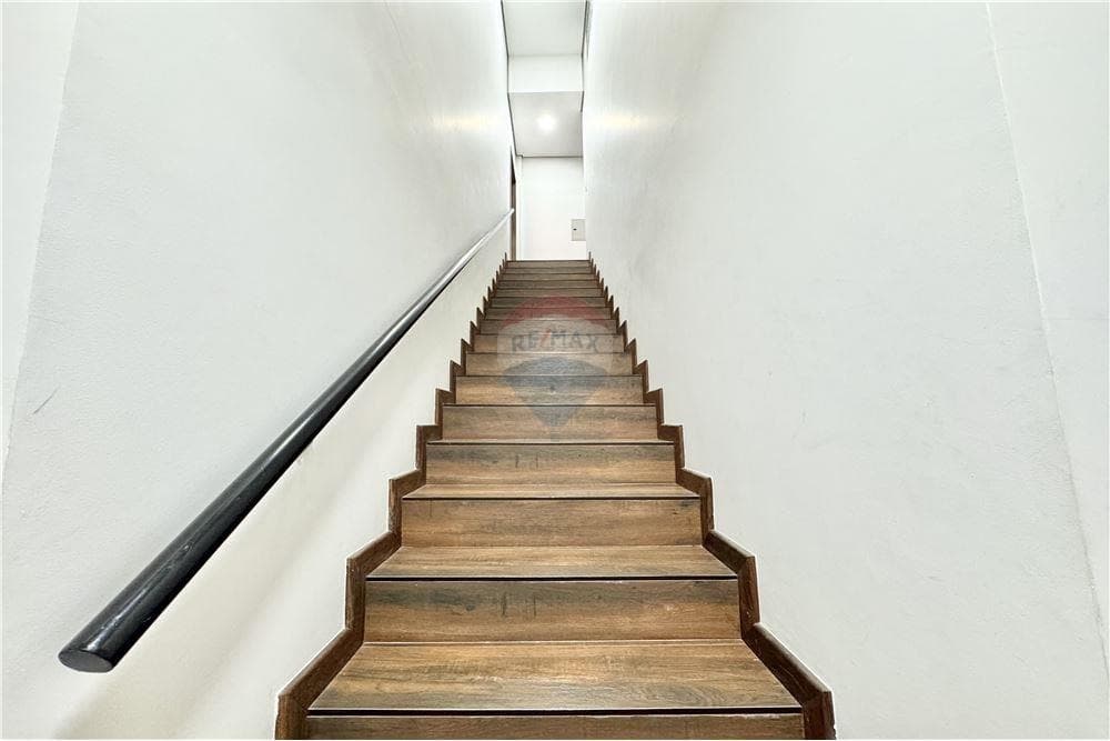 Lujosa vivienda + deposito en barrio republicano, foto 5