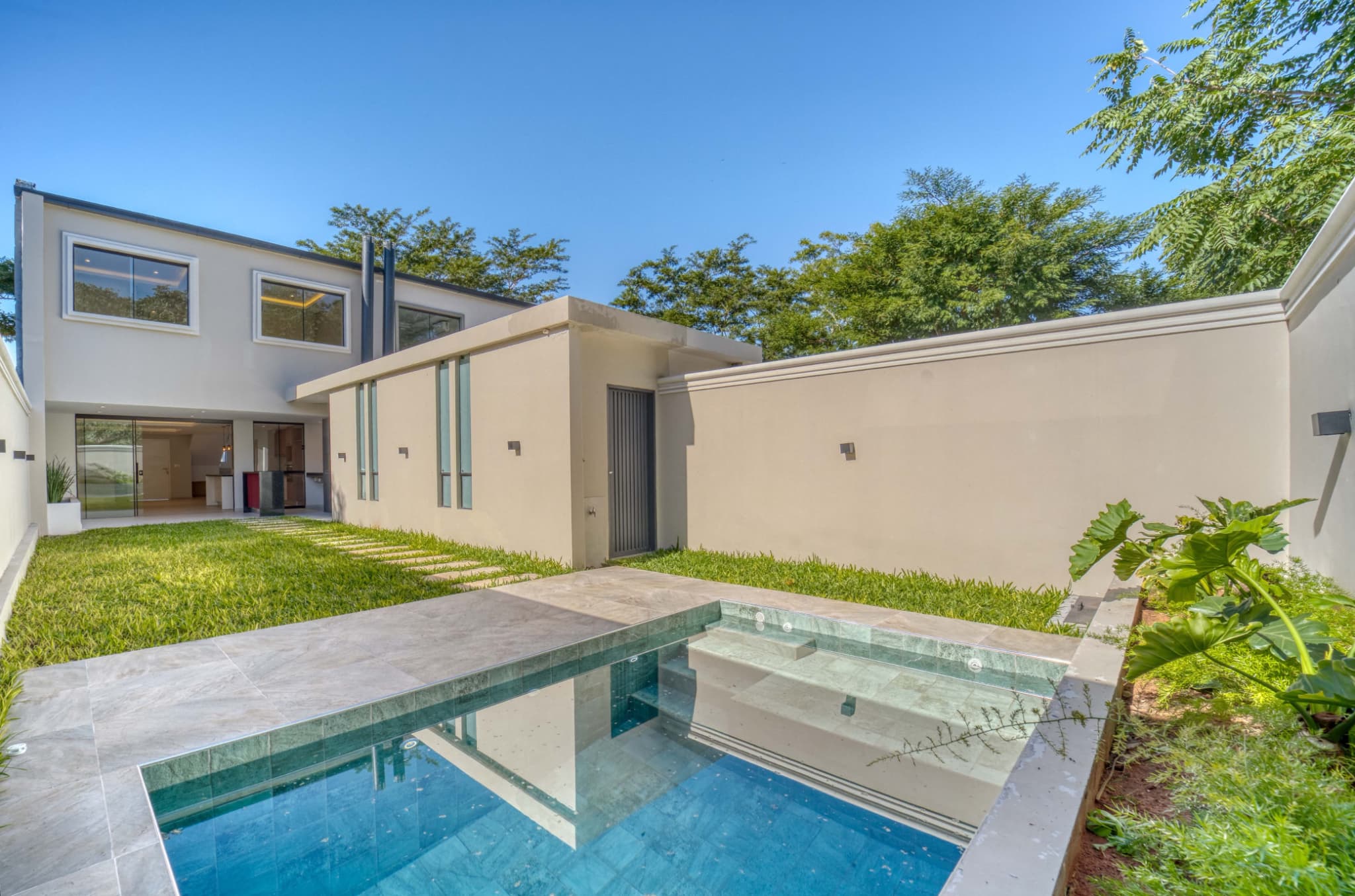 Duplex con piscina zona plaza madero — foto 1