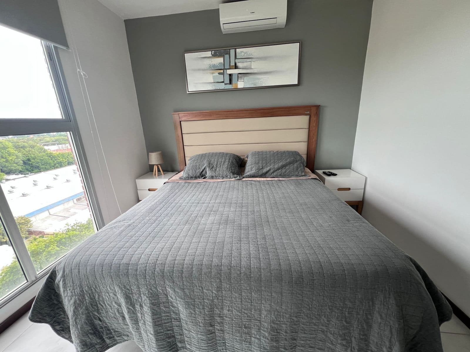 Departamento moderno totalmente amoblado en el Edificio Rembrandt – Los Laureles, foto 4