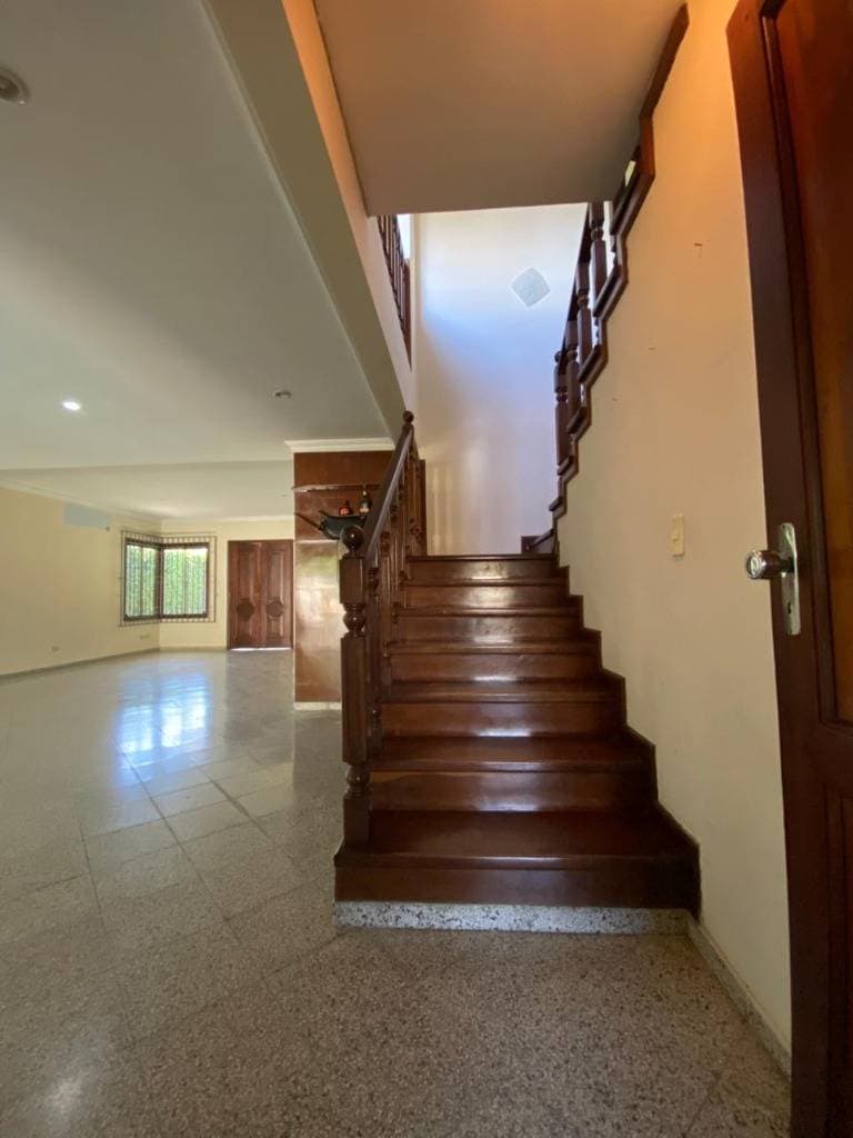 Hermosa casa en venta en barrio nazareth