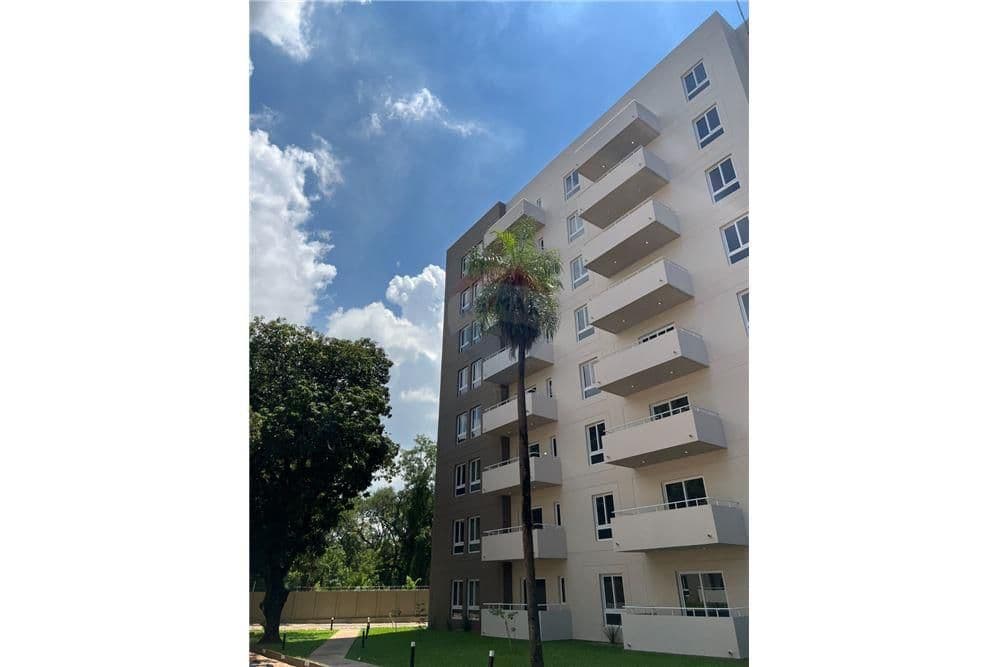 departamento con amplia area verde ✨ Luque, foto 3
