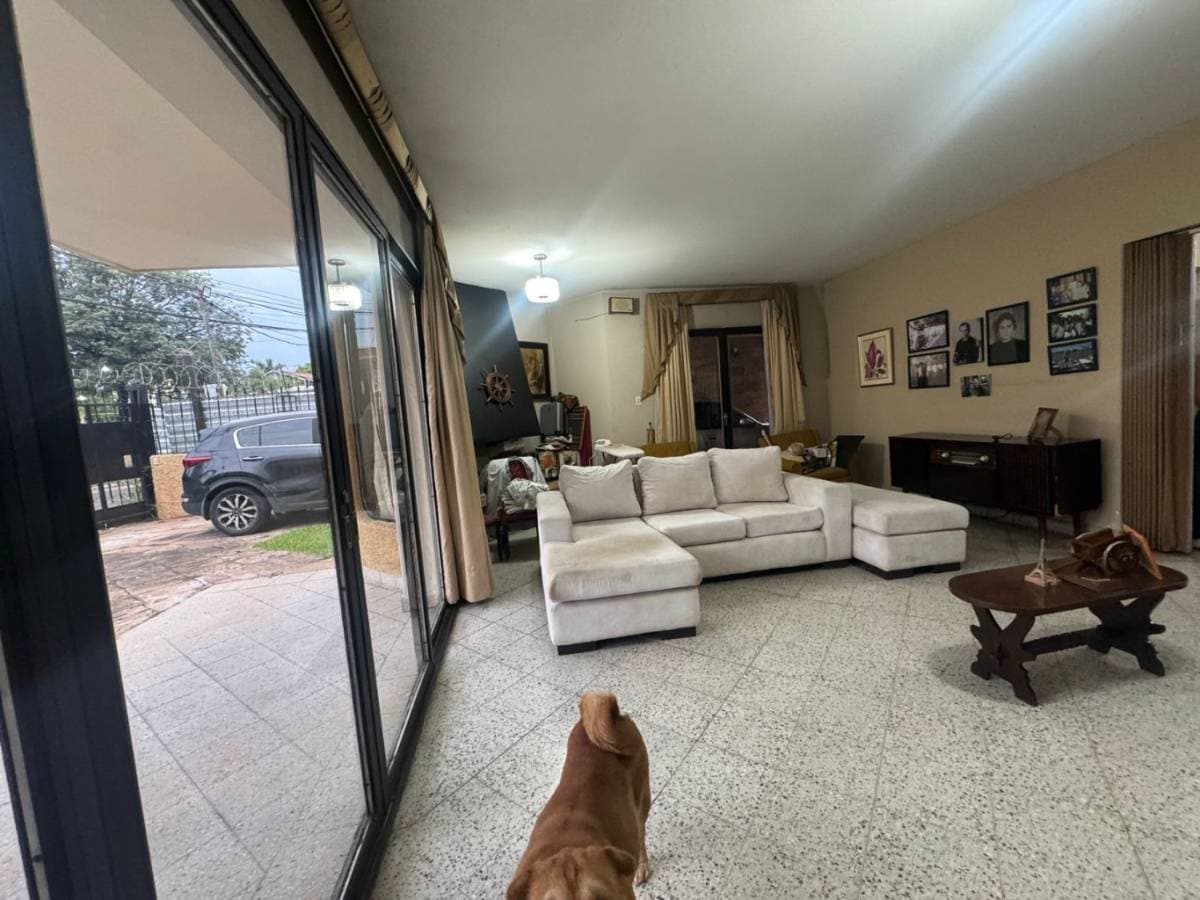 Casa a refaccionar sobre avda. Santisimo sacramento, foto 5
