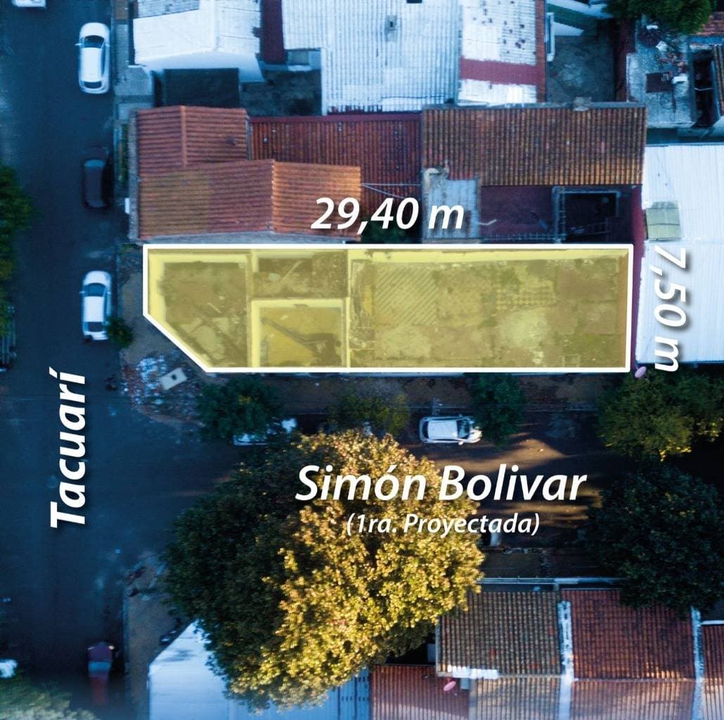 Terreno en esquina estratégica sobre las calles Tacuarí y Simón Bolívar