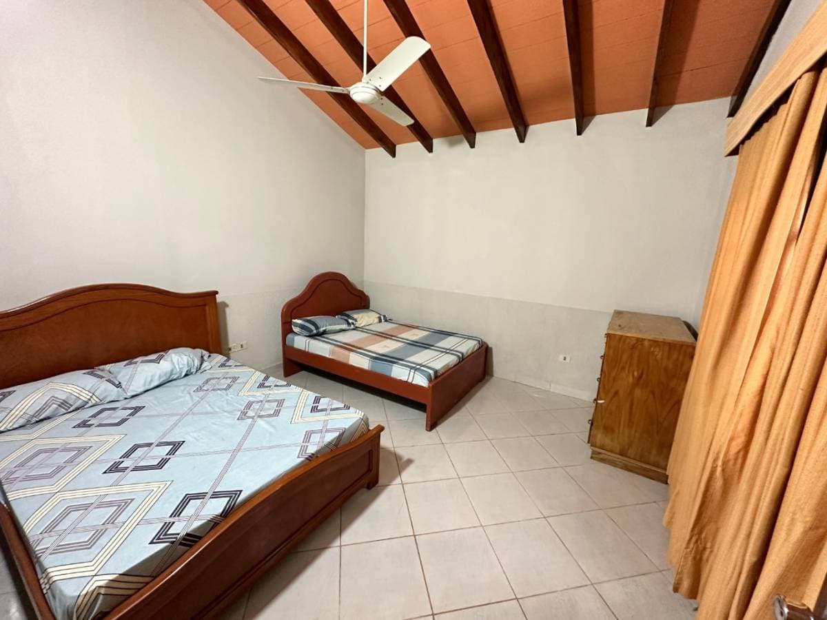 Amplia casa en San Bernardino, foto 2