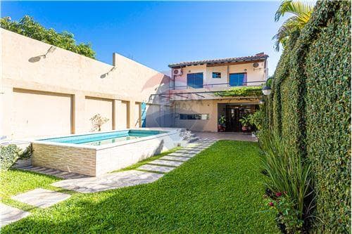 Casa de 4 Dorm. con Piscina y Autonomía Total - Salvador del Mundo, Asunción