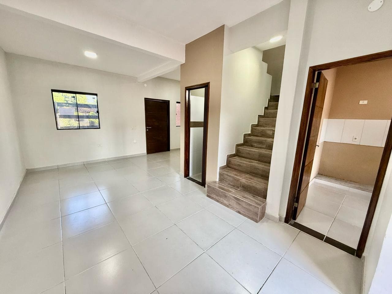 En venta duplex a estrenar en Laurelty - Luque, foto 2